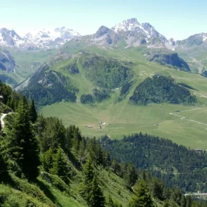 Courchevel Resort Guide