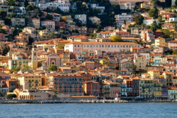 Unlike some larger Riviera destinations, Villefranche-sur-Mer still feels authentic and welcoming, making it ideal for families, couples, and young adults looking for a stylish but laid-back escape.